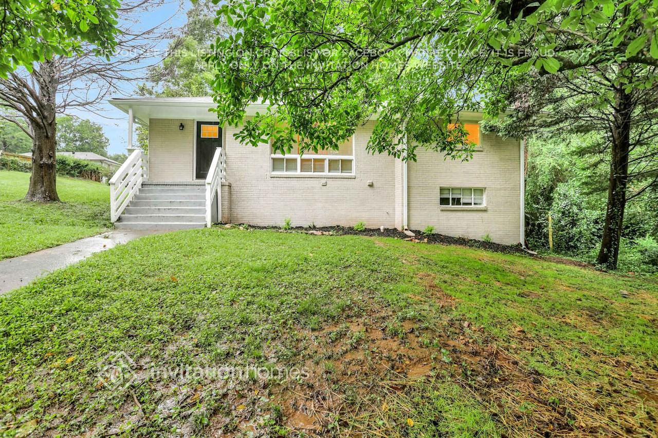 2957 Belvedere Ln - Photo 2 of 21