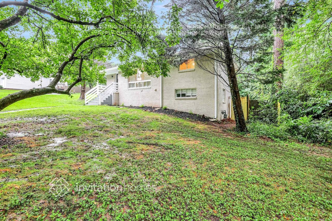 2957 Belvedere Ln - Photo 3 of 21