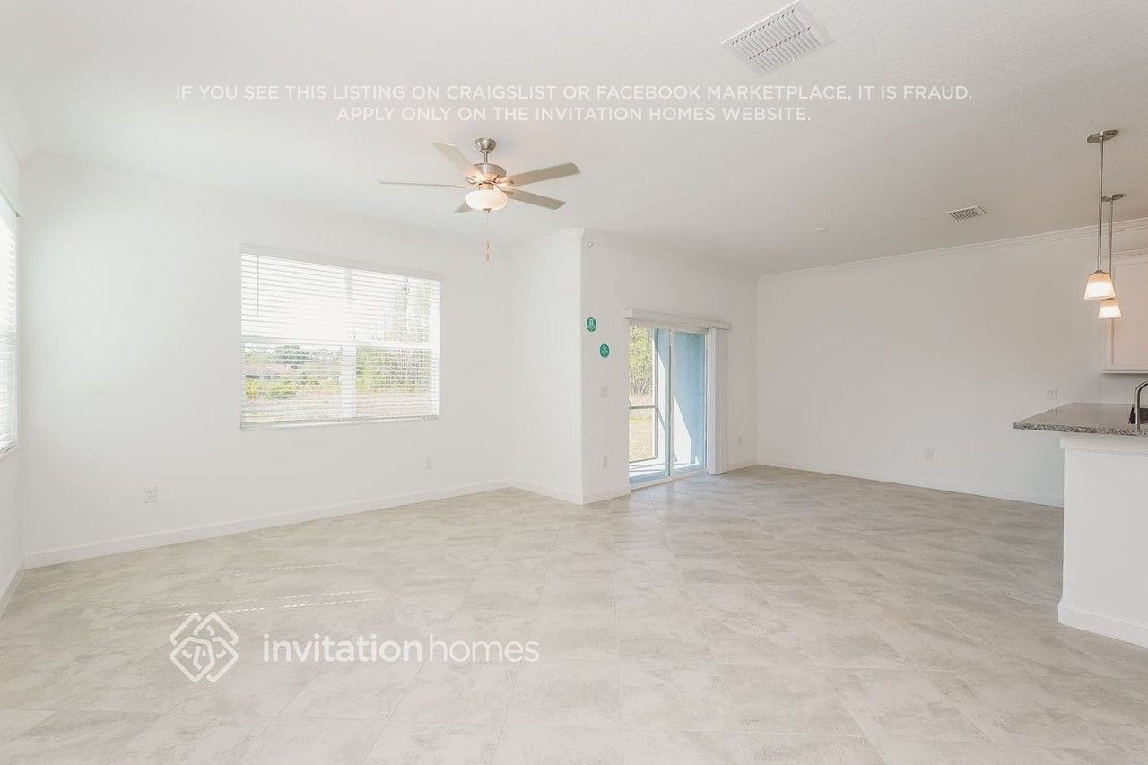 3060 Bryant Park Dr - Photo 4 of 25