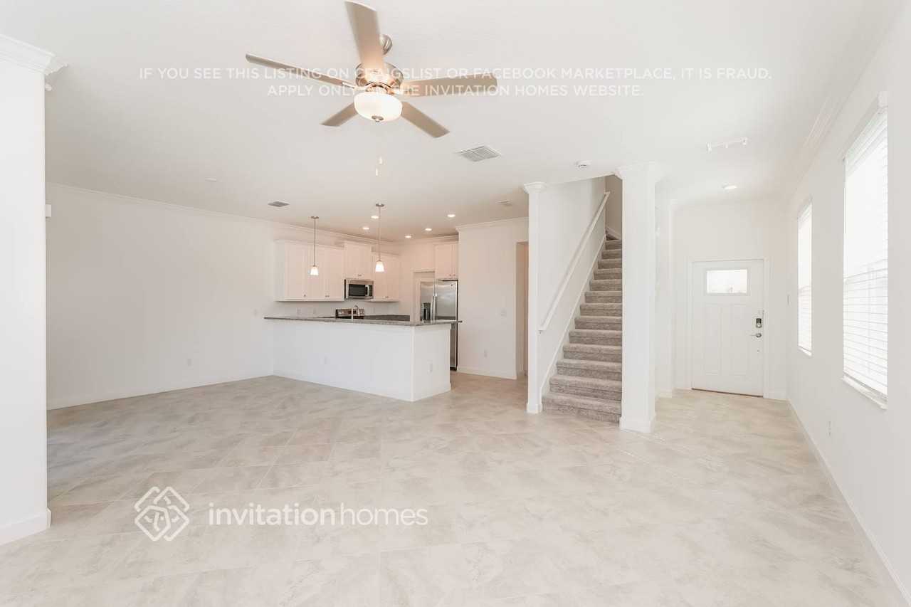 3060 Bryant Park Dr - Photo 5 of 25