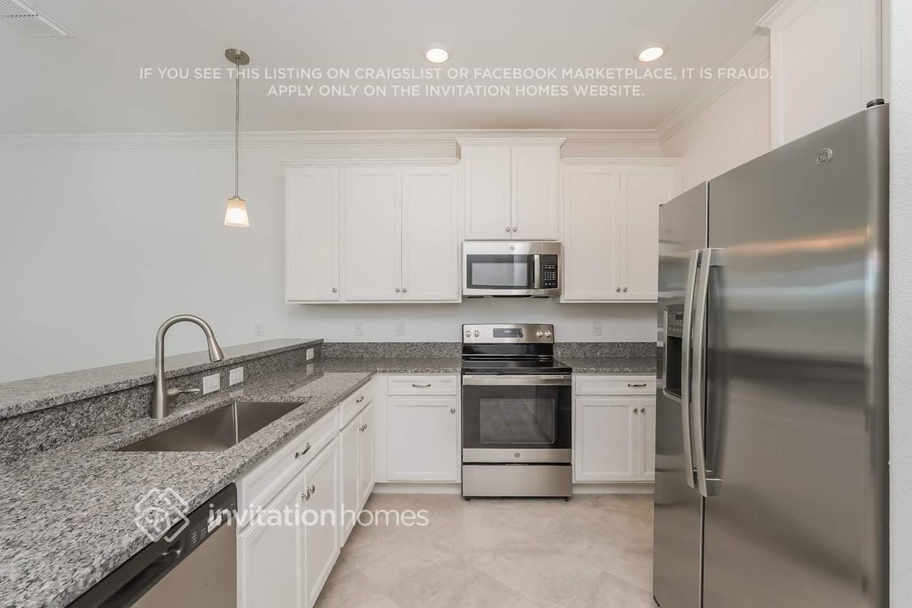 3060 Bryant Park Dr - Photo 6 of 25