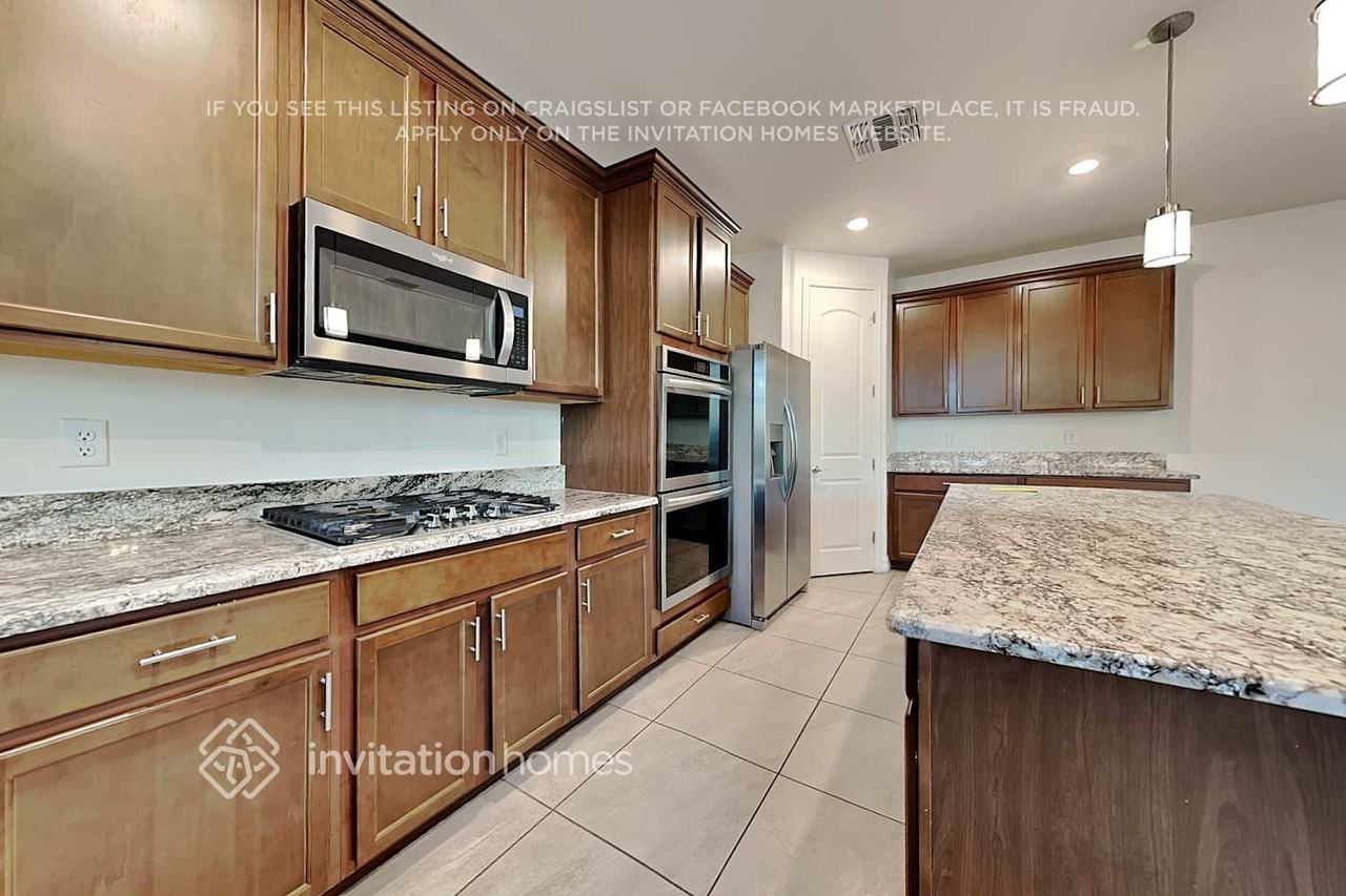 11417 W Edgemont Ave - Photo 5 of 19