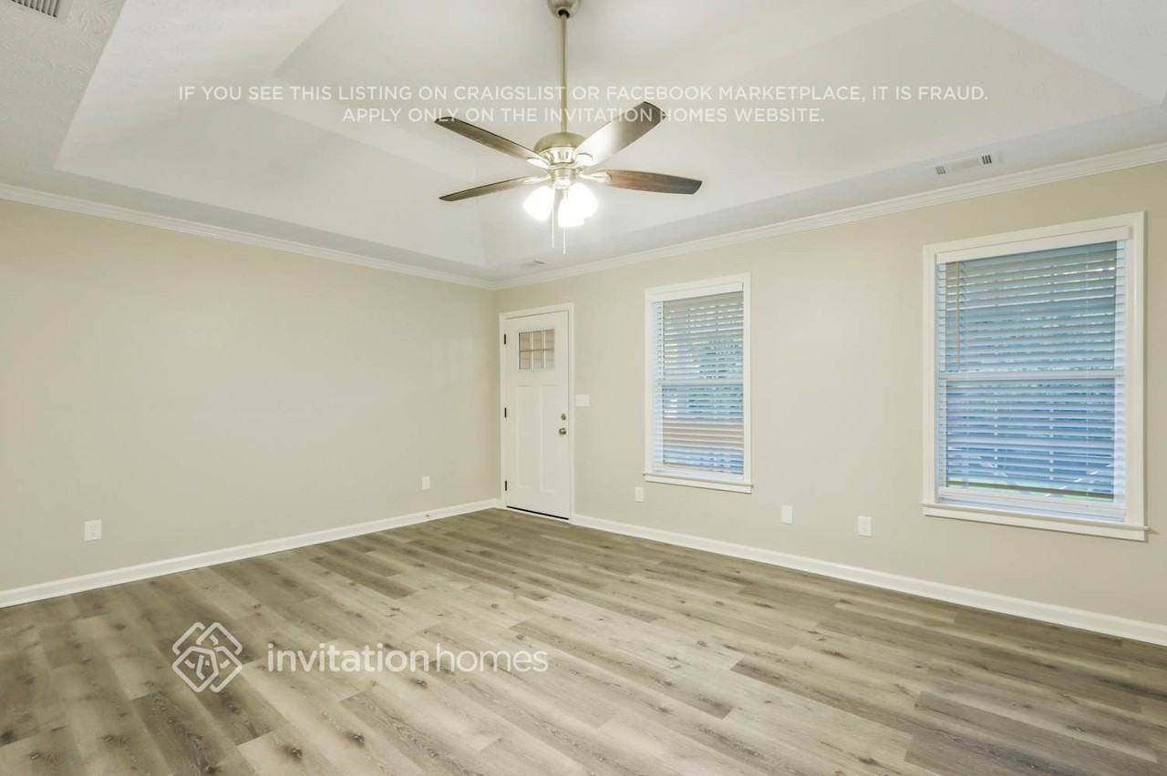 415 Cambridge Way - Photo 4 of 26