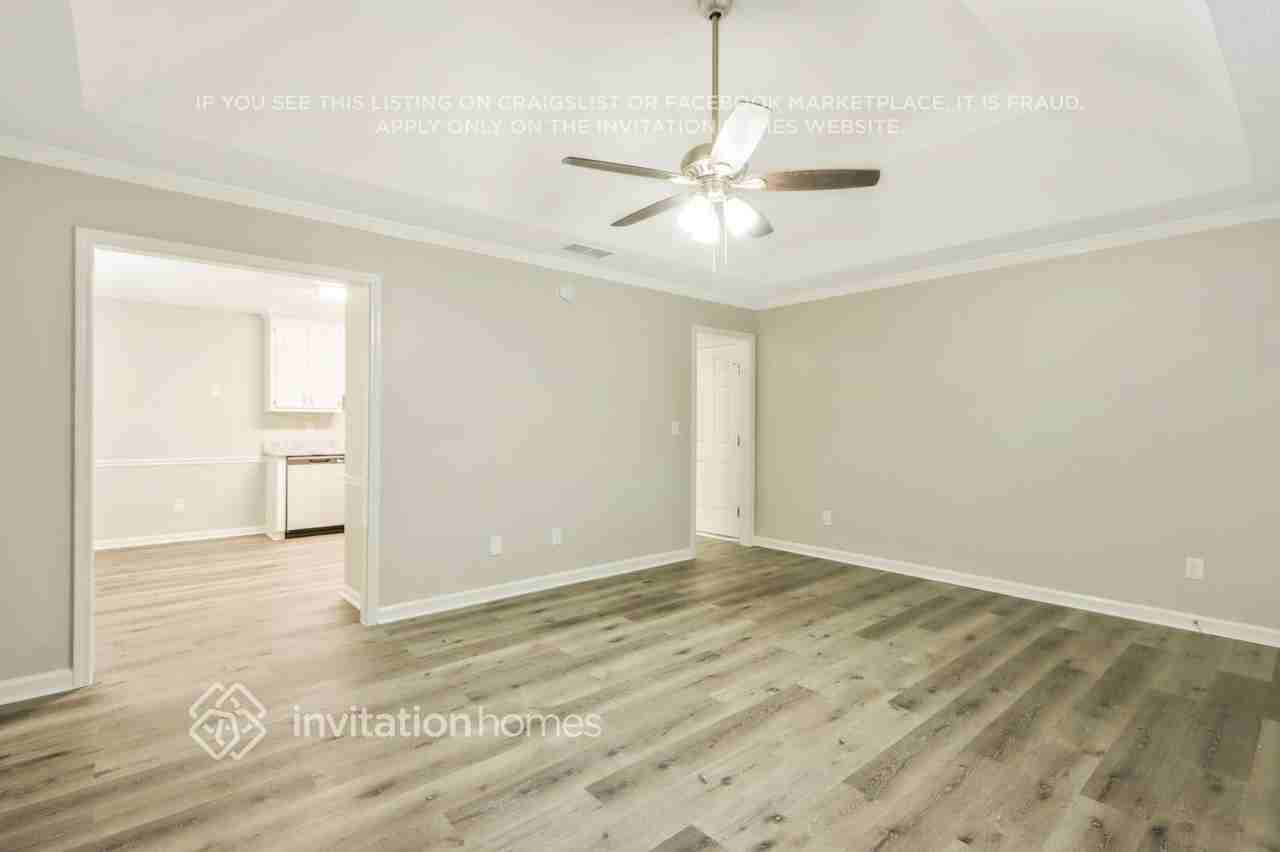415 Cambridge Way - Photo 7 of 26
