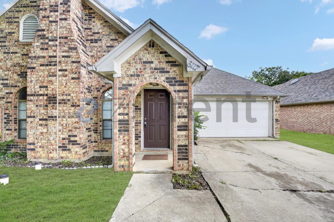 6117 Ivy Glen Dr - Photo 2 of 31