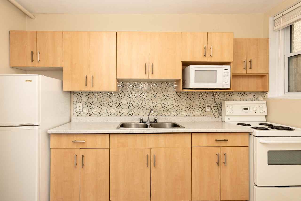 331 Marion Street - Photo 2 of 25