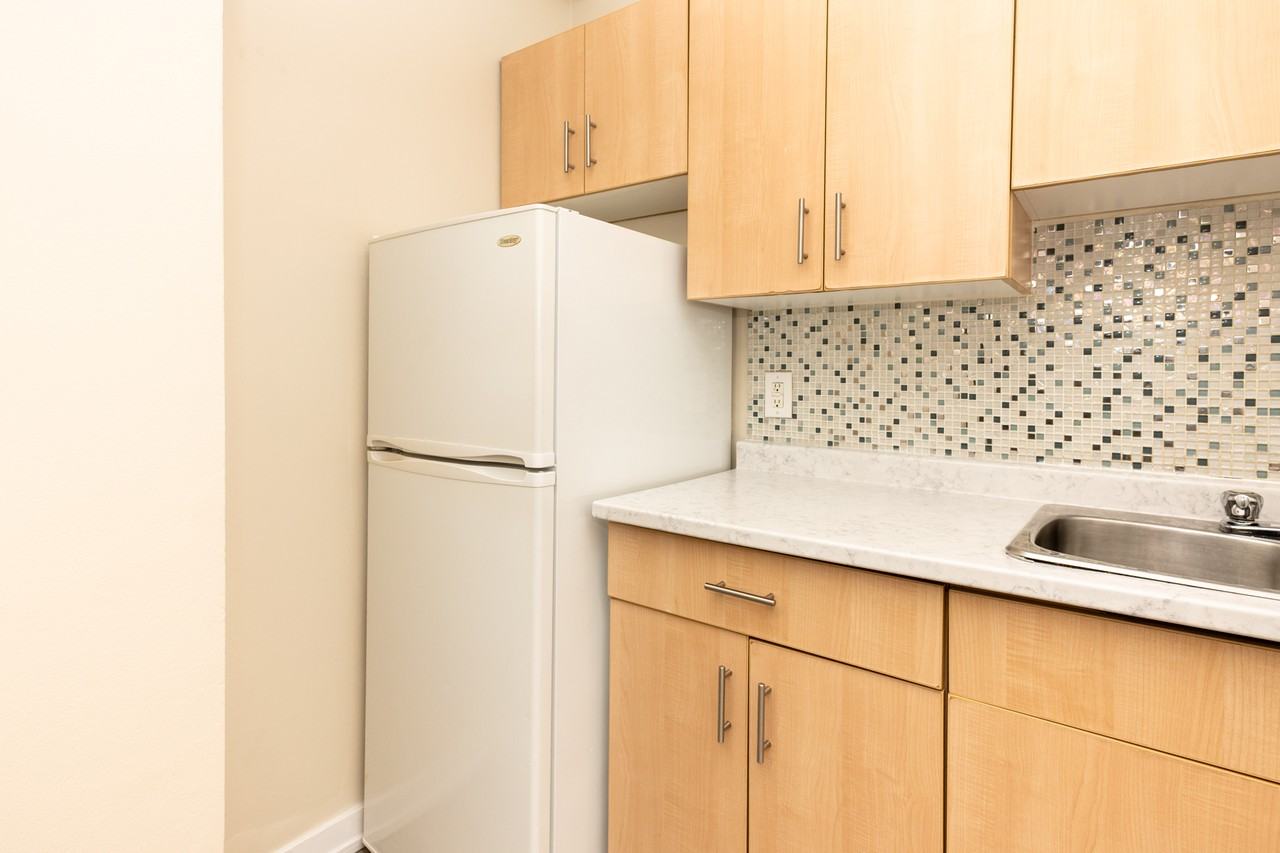 331 Marion Street - Photo 3 of 25