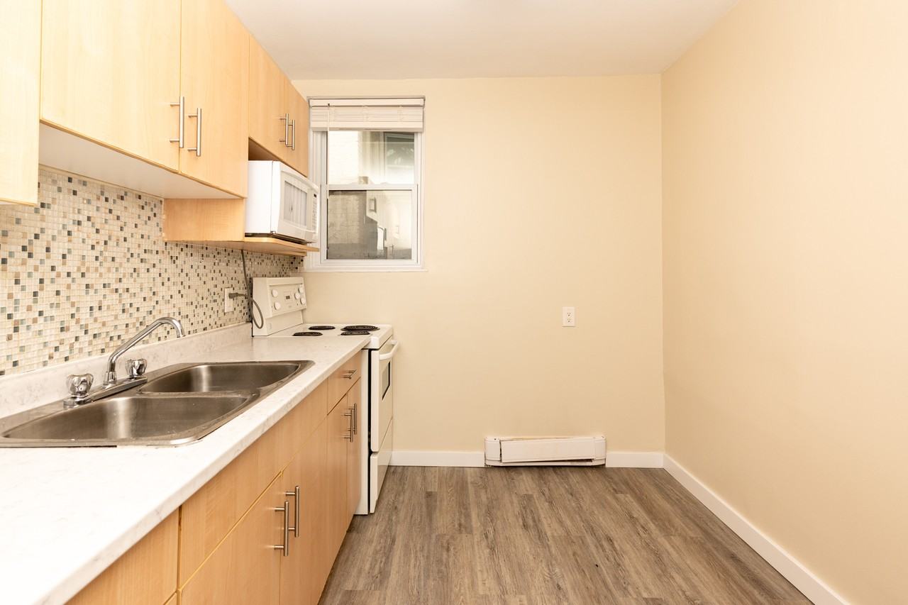 331 Marion Street - Photo 6 of 25