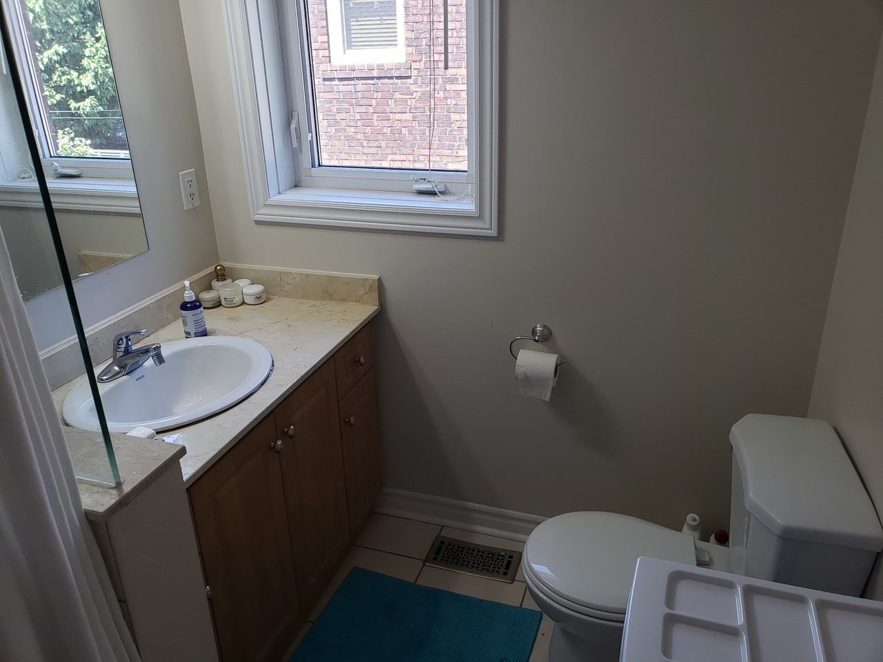 Gerrard St E & Sackville St - Photo 2 of 5