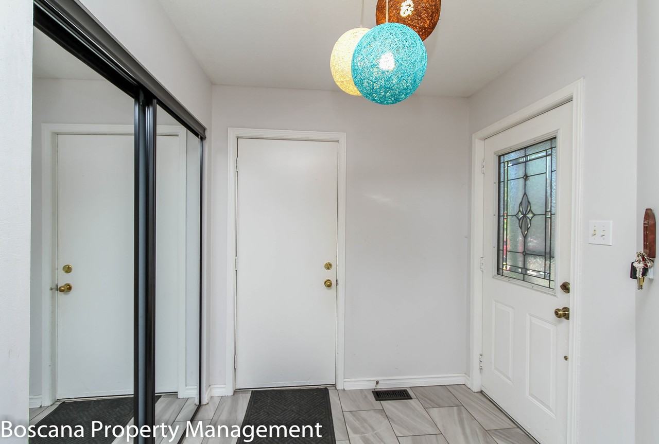 72 Burlington Cres - Photo 2 of 28
