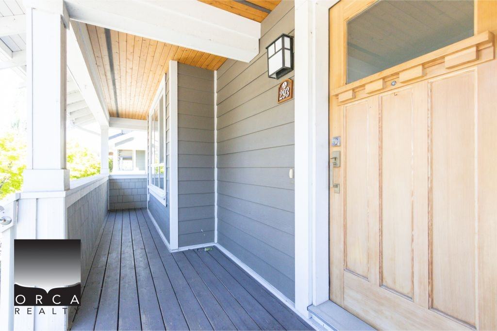 293 Camata Street, New Westminster - Photo 2 of 32