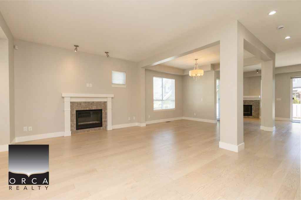 293 Camata Street, New Westminster - Photo 3 of 32