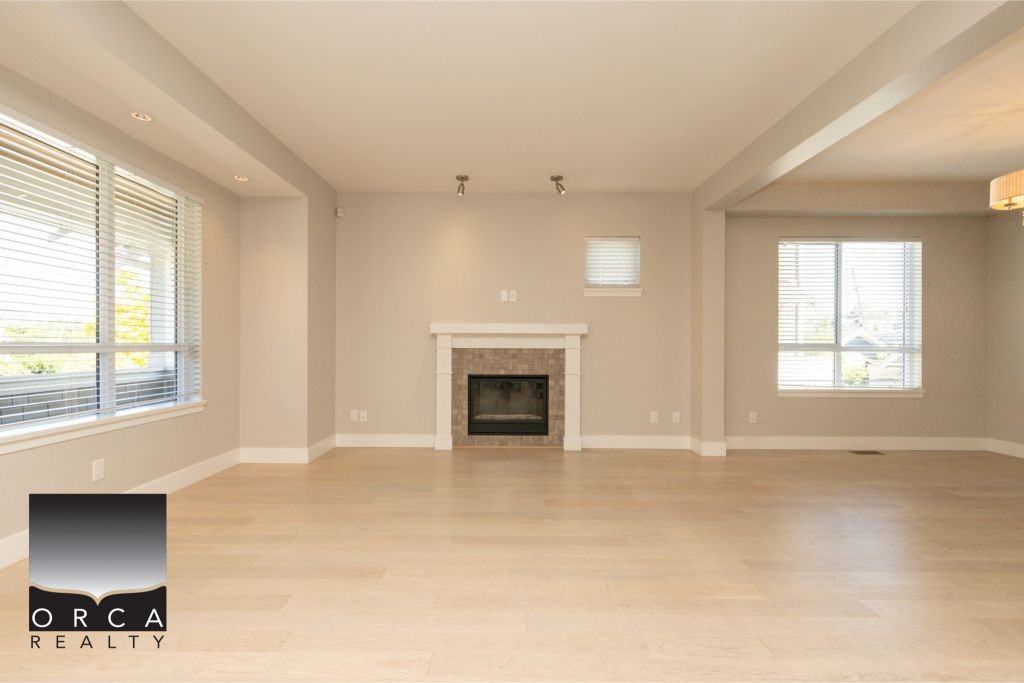 293 Camata Street, New Westminster - Photo 5 of 32