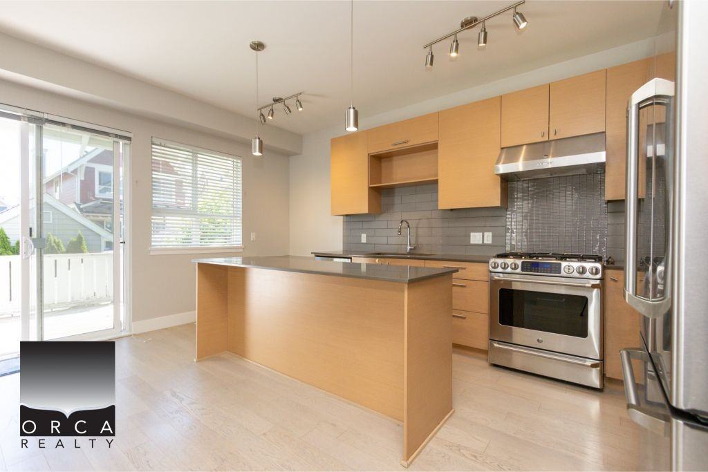 293 Camata Street, New Westminster - Photo 7 of 32