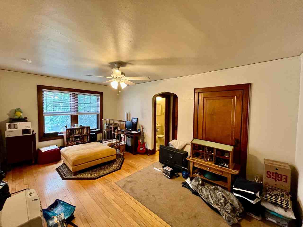 2632 N Oakland Ave - Photo 3 of 18