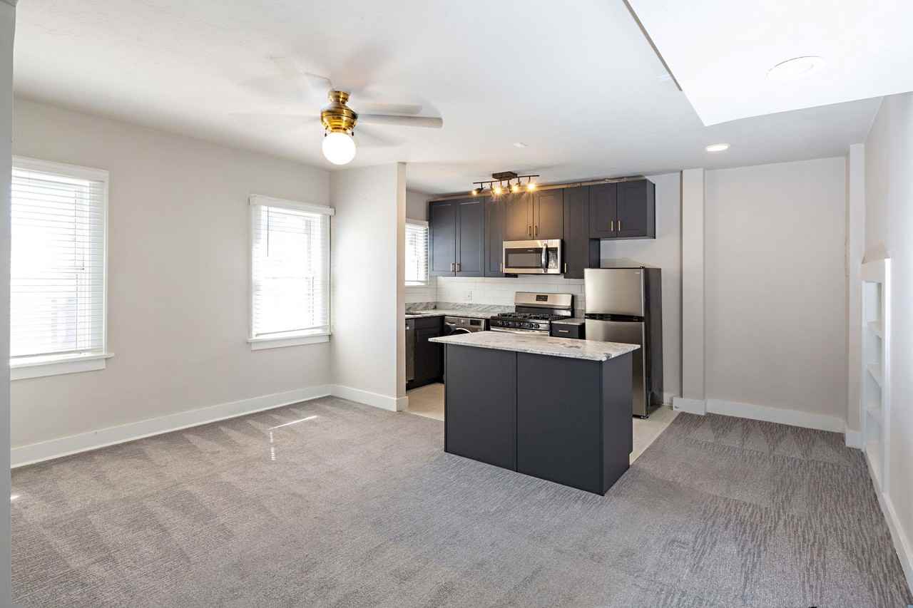 Lincoln Arms Apartments - Photo 3 of 18