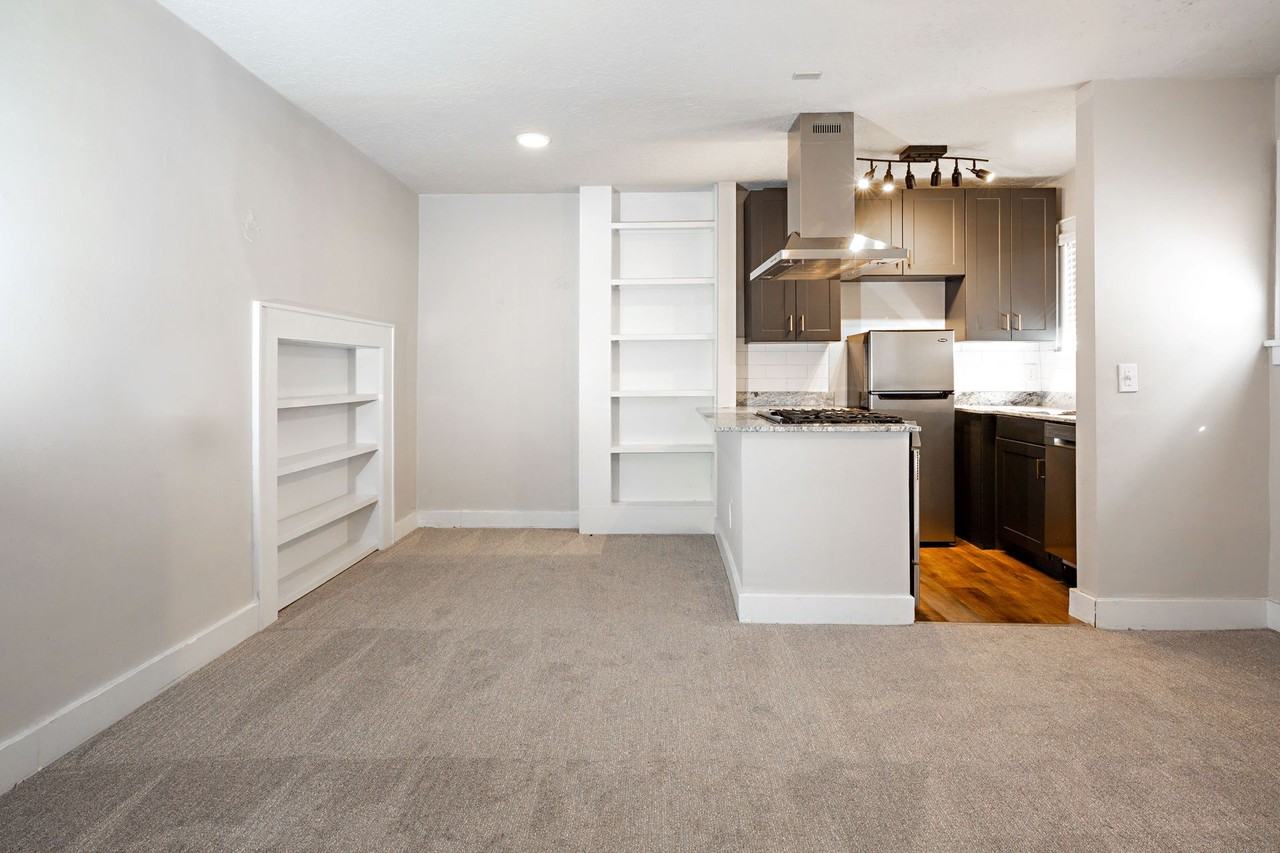 Lincoln Arms Apartments - Photo 7 of 18
