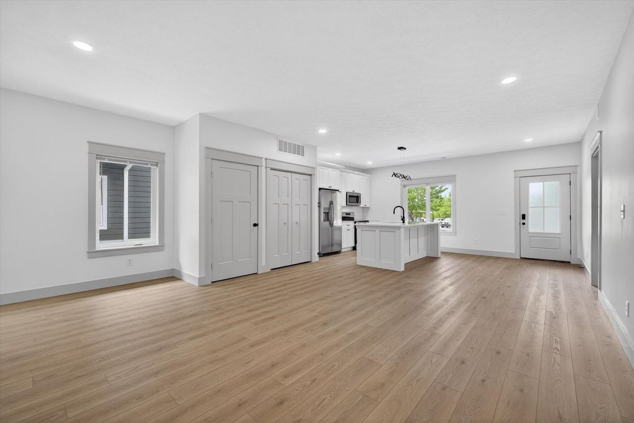 416 N Jefferson St #1 - Photo 6 of 11