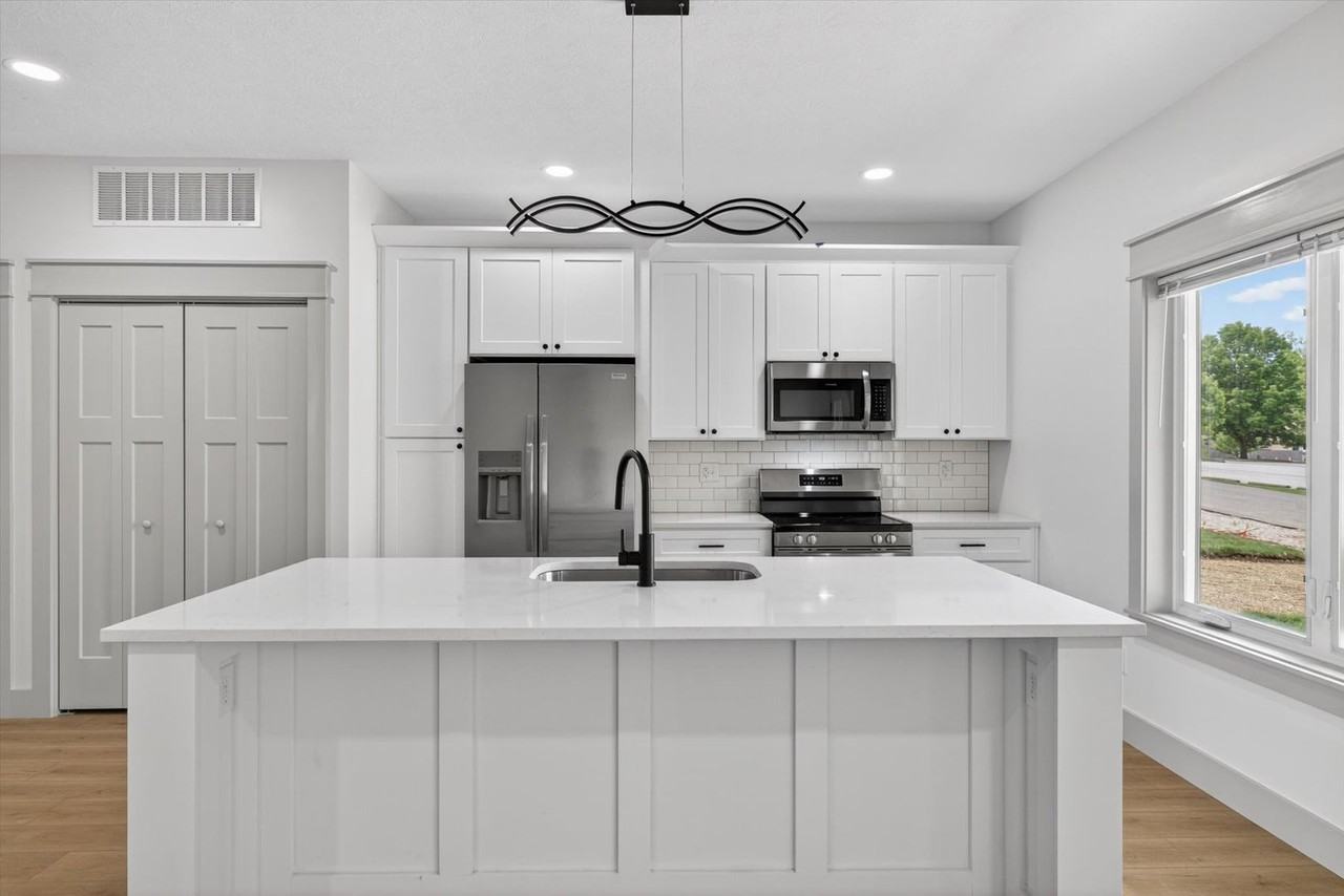 416 N Jefferson St #2 - Photo 5 of 11