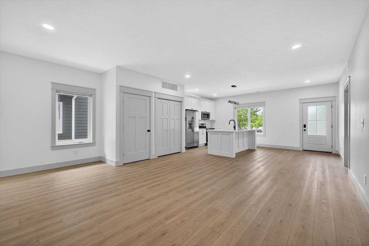 416 N Jefferson St #2 - Photo 6 of 11