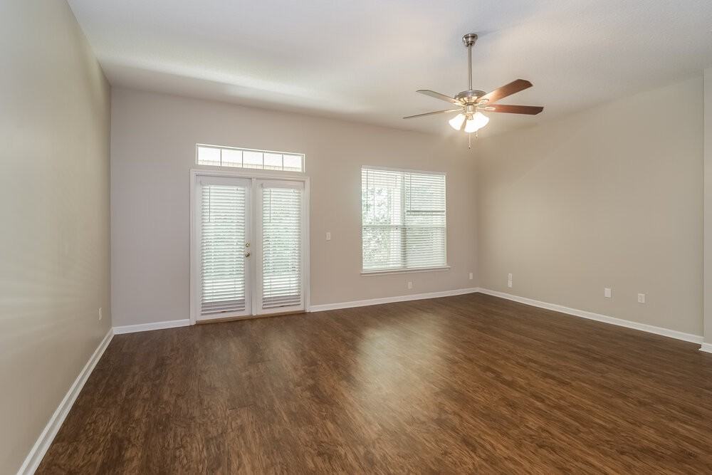 14081 Bradley Cove Rd - Photo 2 of 16