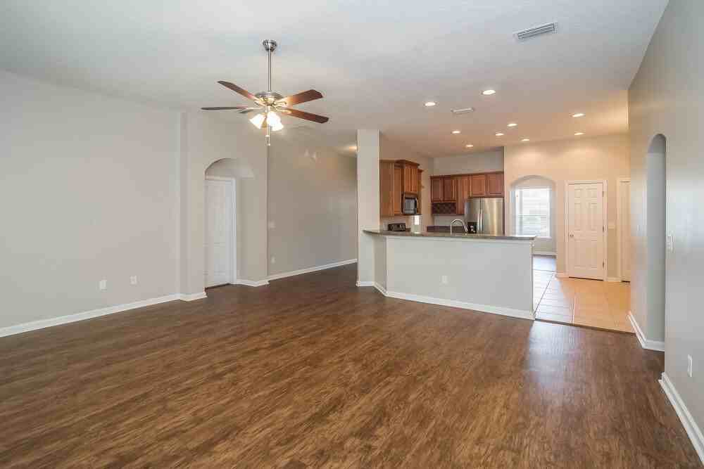 14081 Bradley Cove Rd - Photo 3 of 16