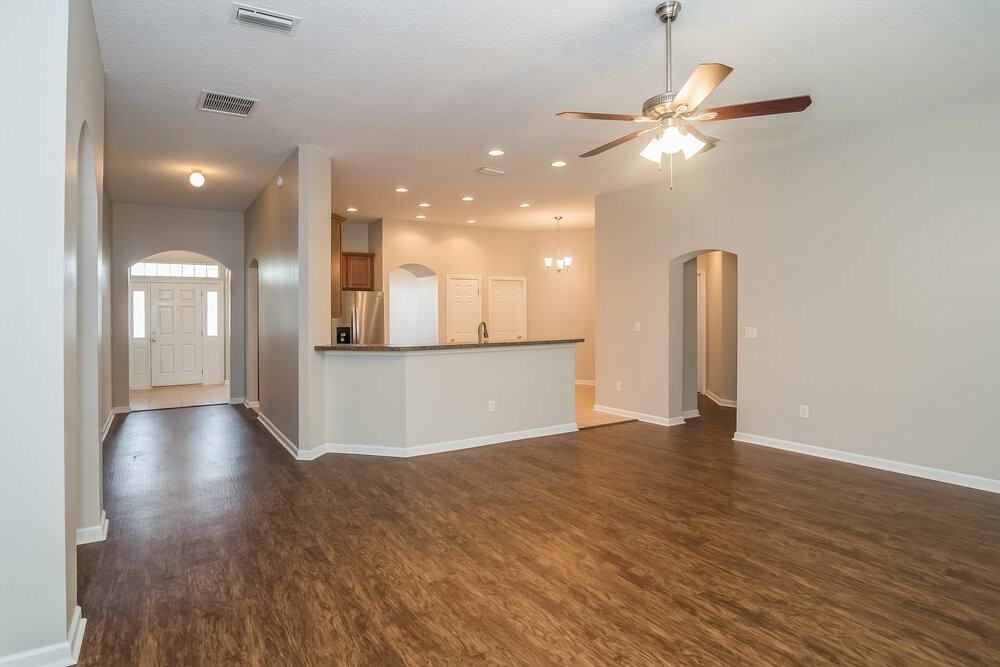 14081 Bradley Cove Rd - Photo 4 of 16