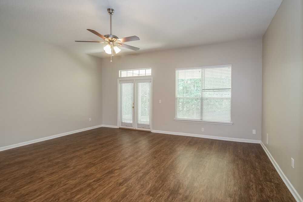 14081 Bradley Cove Rd - Photo 5 of 16