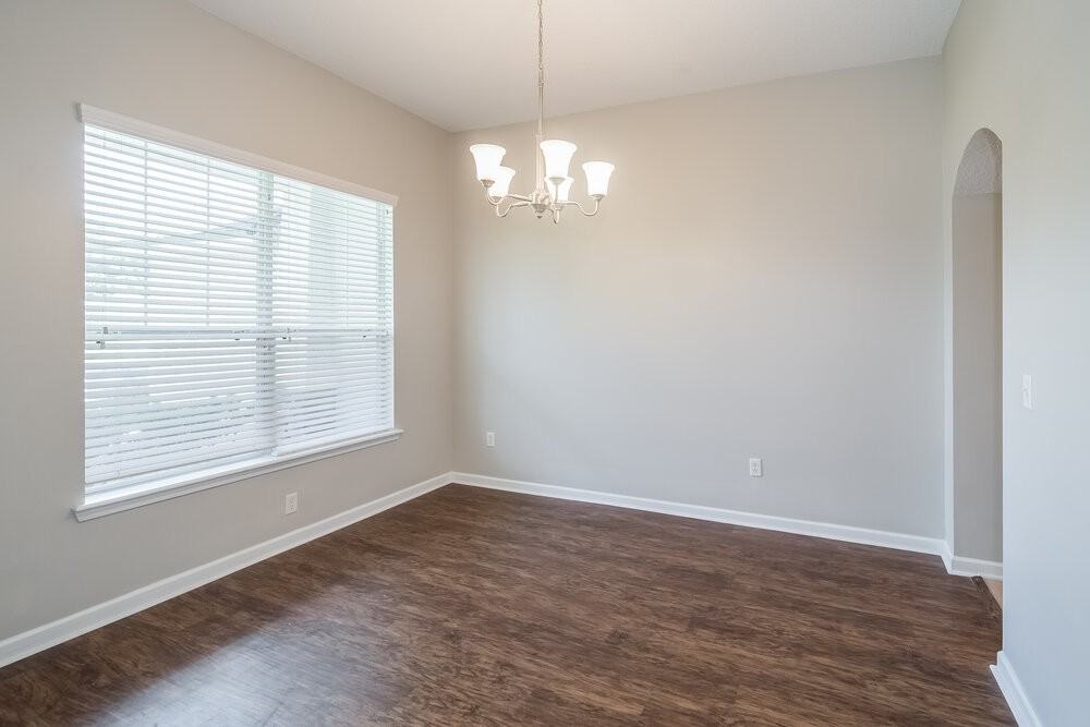 14081 Bradley Cove Rd - Photo 6 of 16