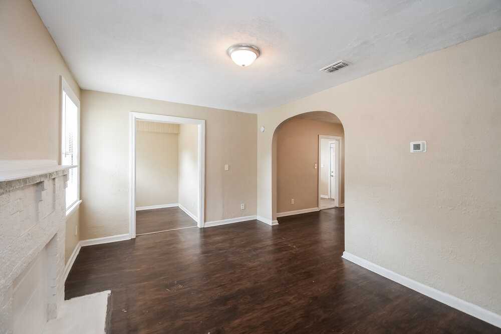 346 W 68th St - Photo 3 of 16