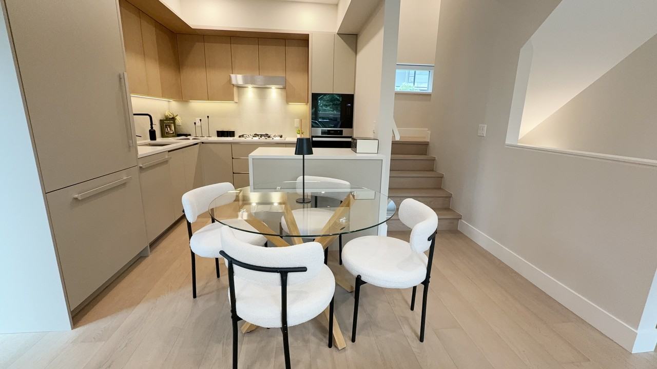 110 West Woodstock Avenue - Photo 5 of 17