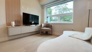 featured image of 110 West Woodstock Avenue