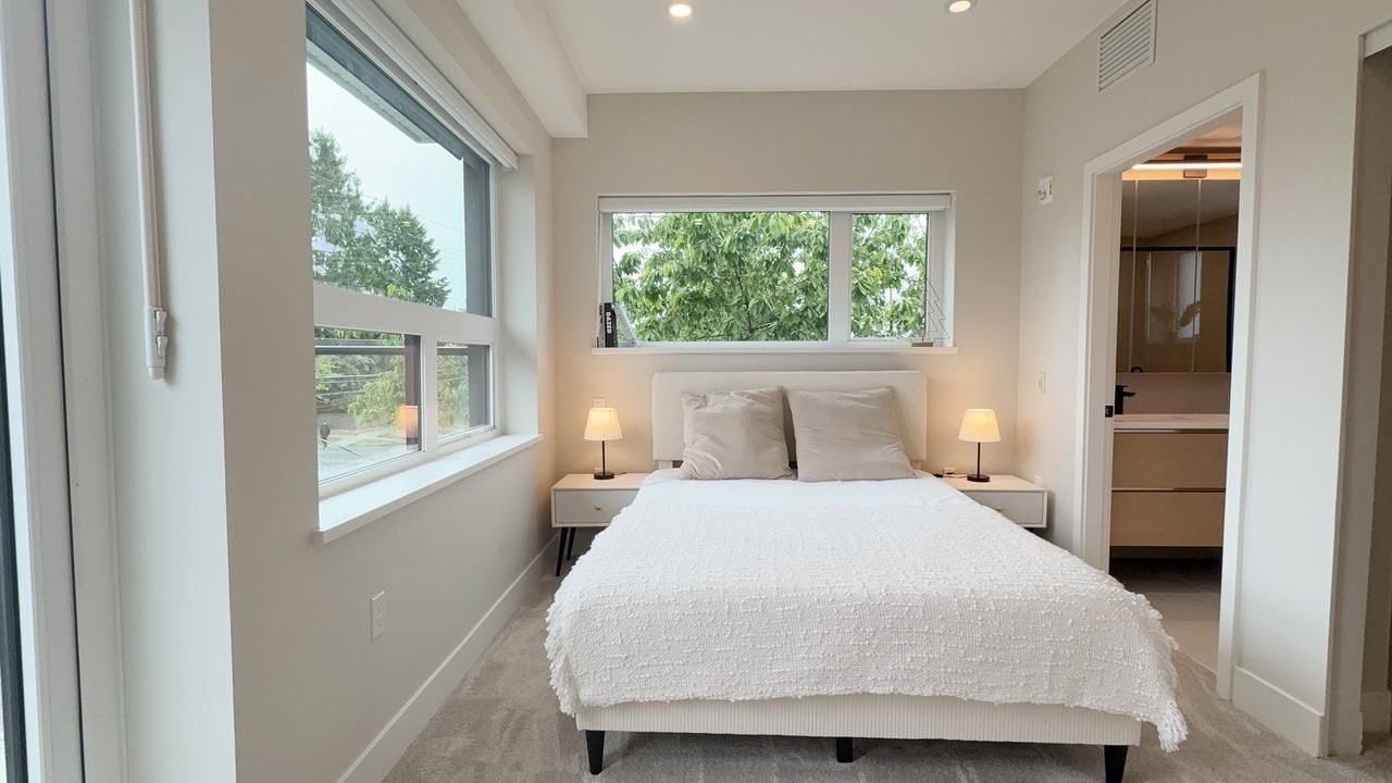 110 West Woodstock Avenue - Photo 7 of 17