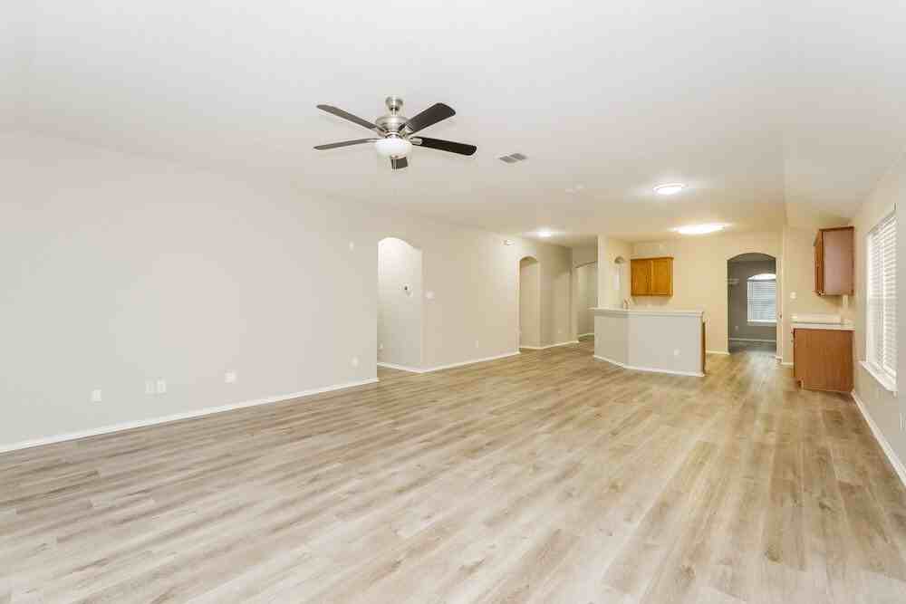 3737 Sapphire St - Photo 7 of 19