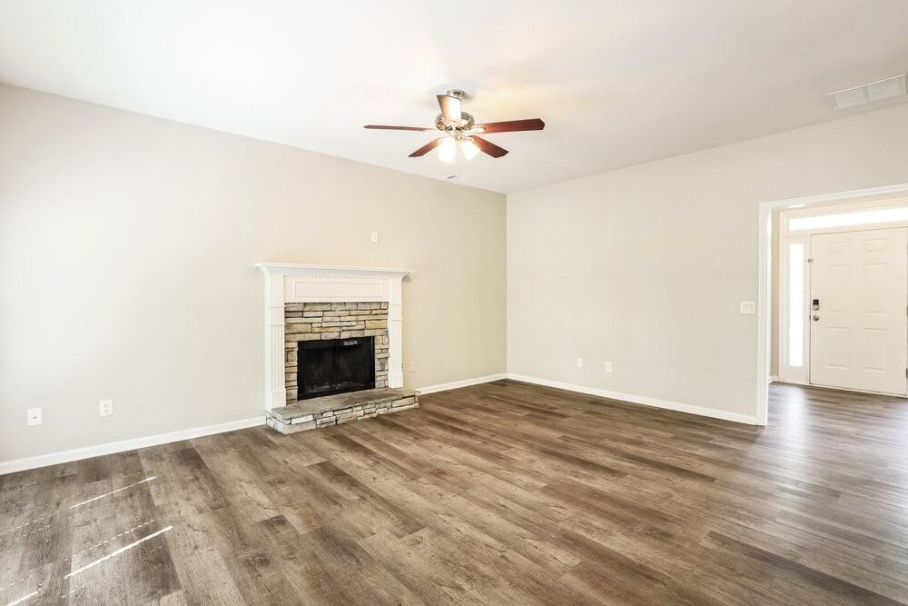 10038 Harmon Springs Dr - Photo 5 of 17