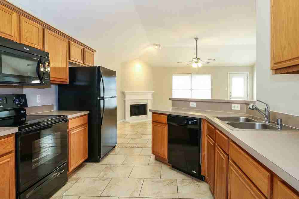 1000 Chelsea Dr - Photo 5 of 16