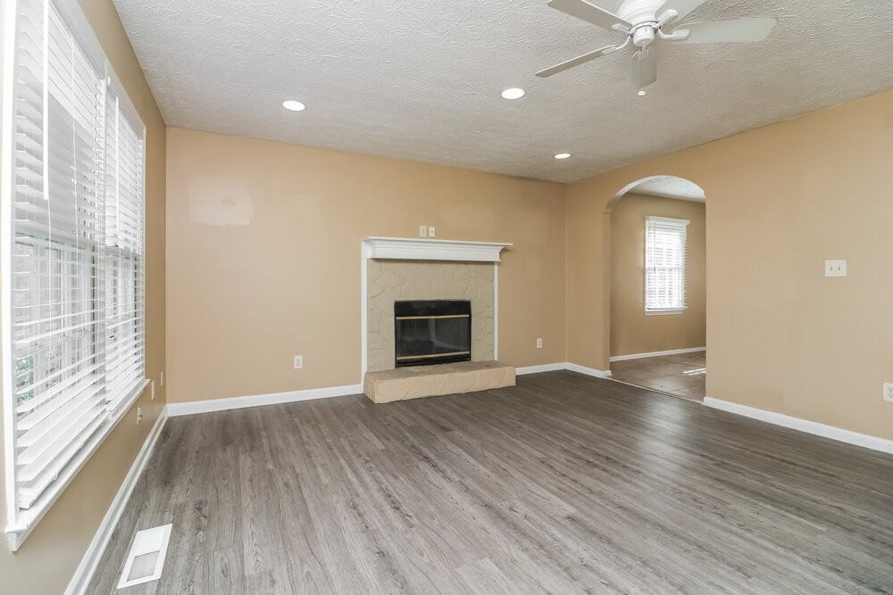 28 Doe Ln - Photo 6 of 20
