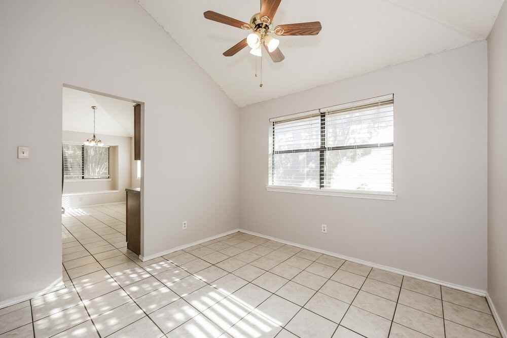 3309 Creekwood Ln - Photo 5 of 16