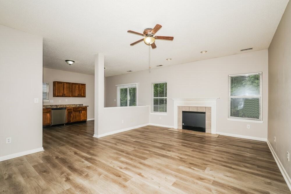 5810 Long Lake Ln - Photo 4 of 16