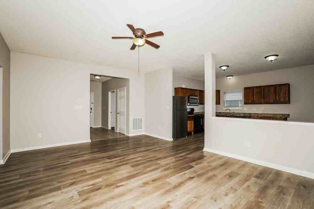5810 Long Lake Ln - Photo 5 of 16