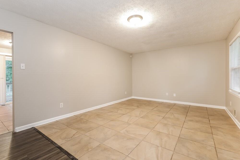 8486 Magnolia Dr - Photo 6 of 17