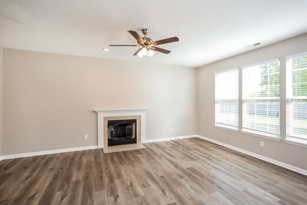 4905 Fields Blvd - Photo 5 of 17