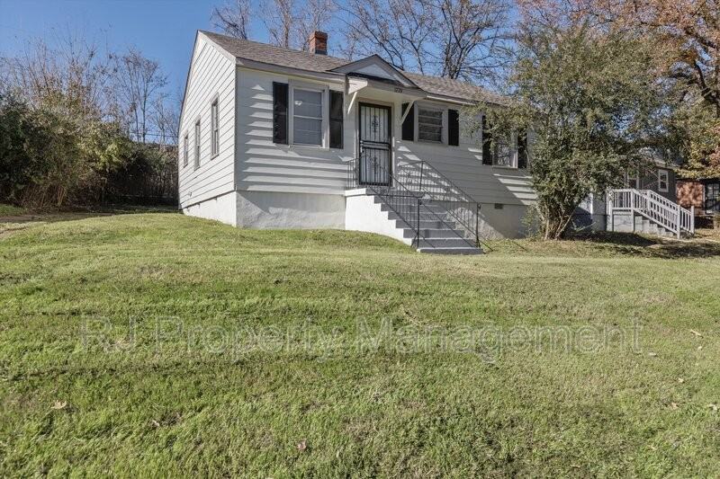 1779 Preston St - Photo 2 of 25