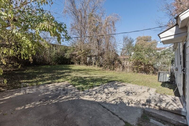 1779 Preston St - Photo 5 of 25