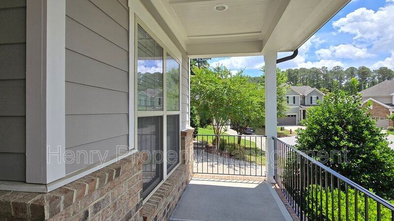 1005 Magnolia Leaf Ct - Photo 3 of 36