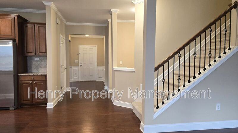 1005 Magnolia Leaf Ct - Photo 4 of 36