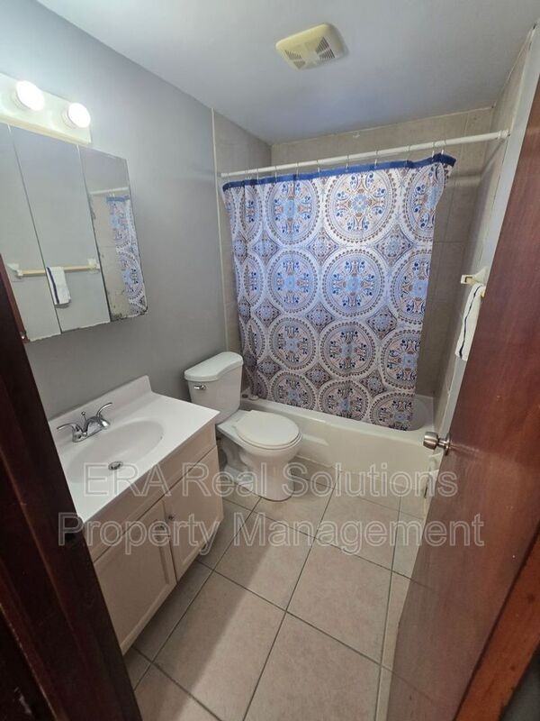 881 Kingsford Rd #A - Photo 2 of 14