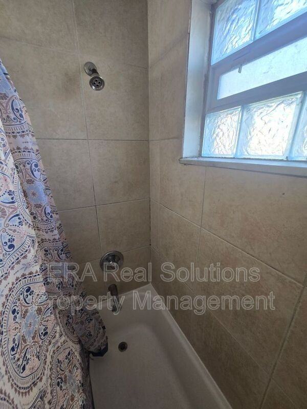 881 Kingsford Rd #A - Photo 3 of 14