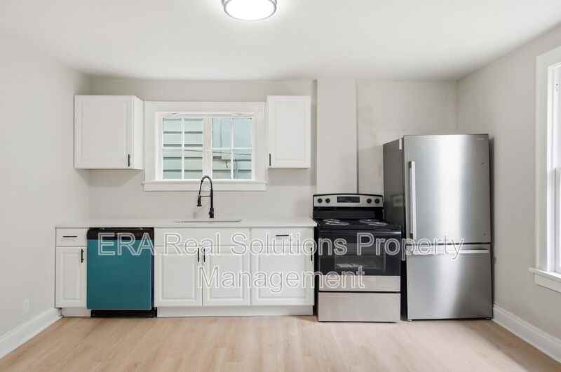 394 S Guilford Ave - Photo 7 of 43