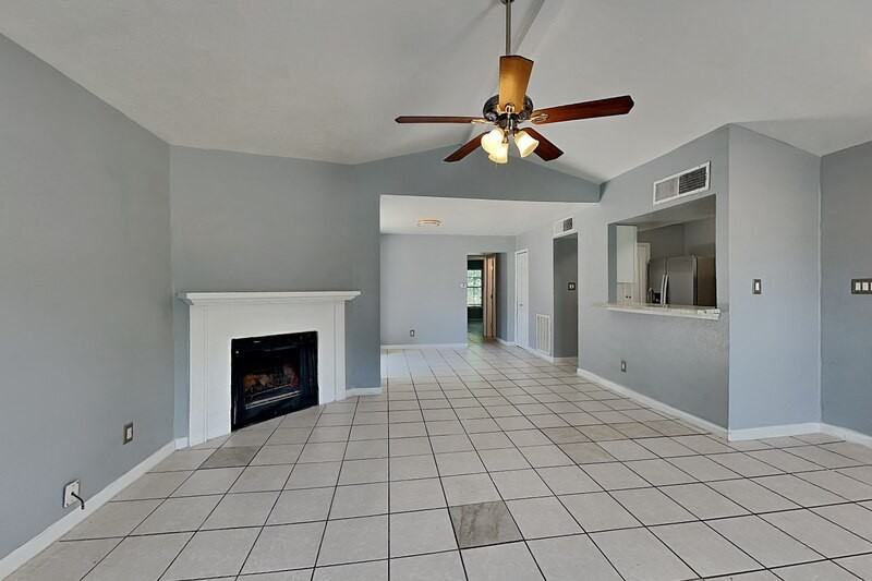 420 Dollins St - Photo 2 of 12